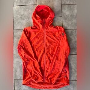 Fjallraven Men's Bright Red Windbreaker
